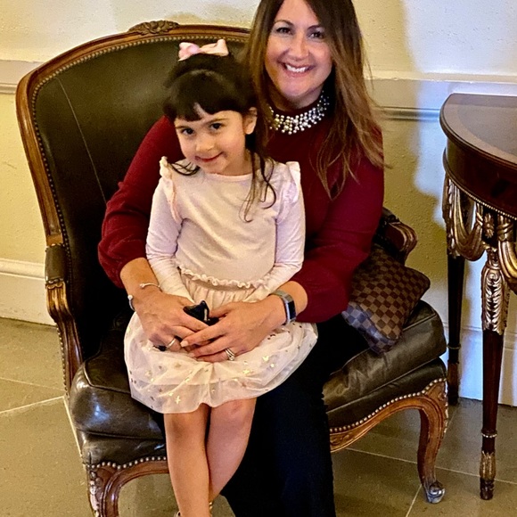 Meet your Posher, Jenn - Picture 4 of 4